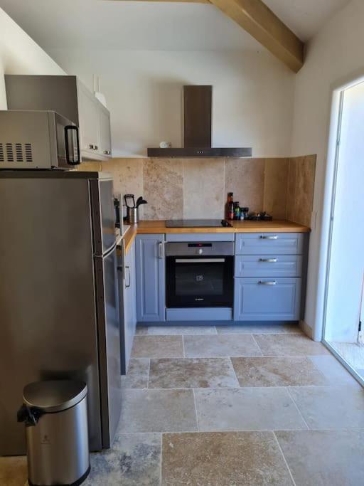 Adorable Maison Independante 30M2 Avec Piscine En Saison Cabris Luaran gambar