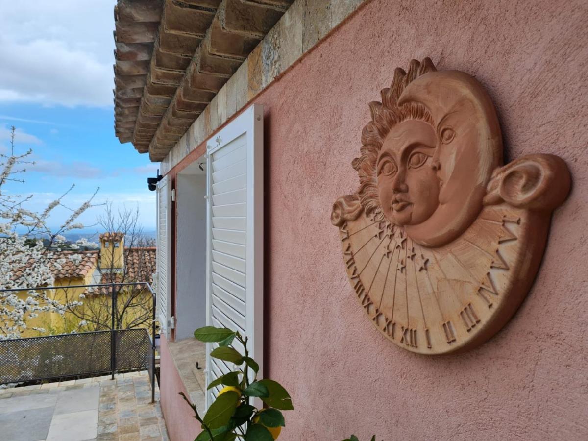 Adorable Maison Independante 30M2 Avec Piscine En Saison Cabris Luaran gambar