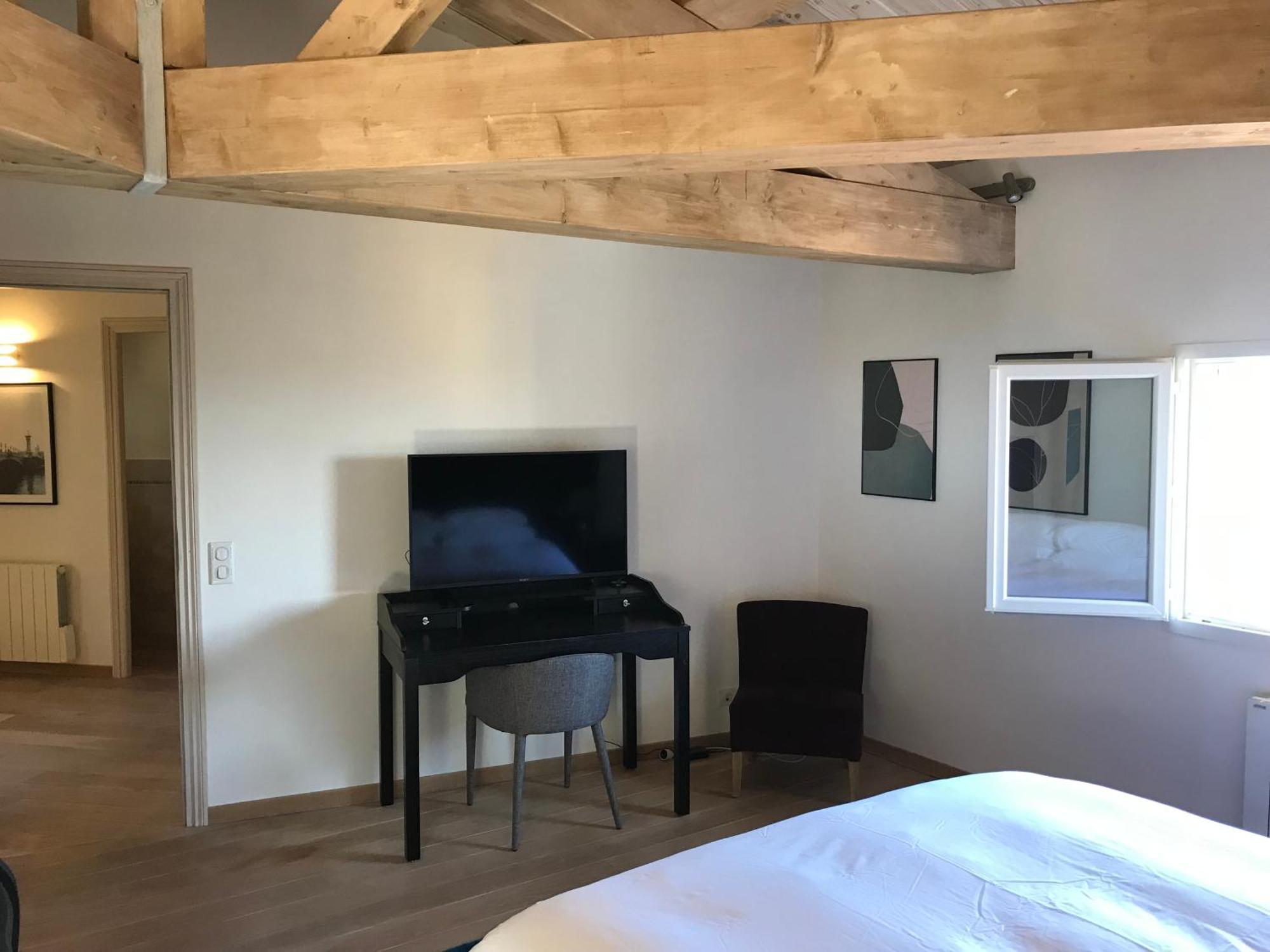 Adorable Maison Independante 30M2 Avec Piscine En Saison Cabris Bilik gambar